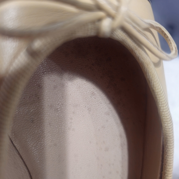 Preloved Chanel Flats Women's Leather Two Tone Flats Beige - Picture 10 of 14